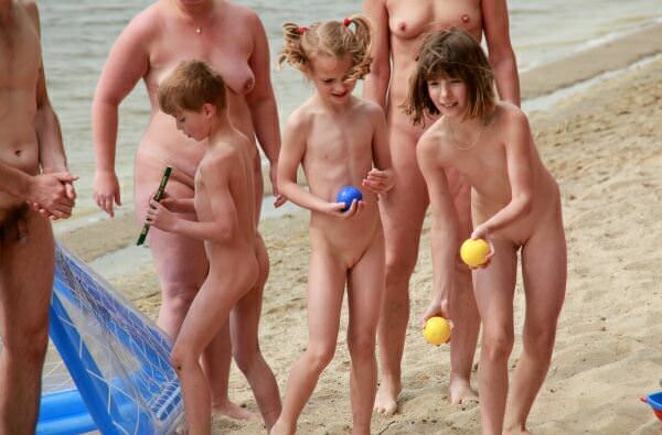 Photo nudism big new photo gallery pure nudism (5.37 GB, 5616?3744) [Naturism Archiv]